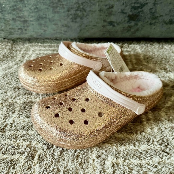 NWT Crocs Kids Classic Lined Clogs Rose Gold Glitter J4 - Picture 1 of 3